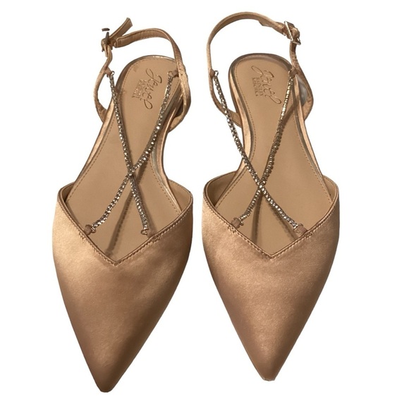 Badgley Mischka
Jewel Badgley Mischka Alanna Satin Slip-On Ballet Flats size 8.5 - Picture 9 of 9